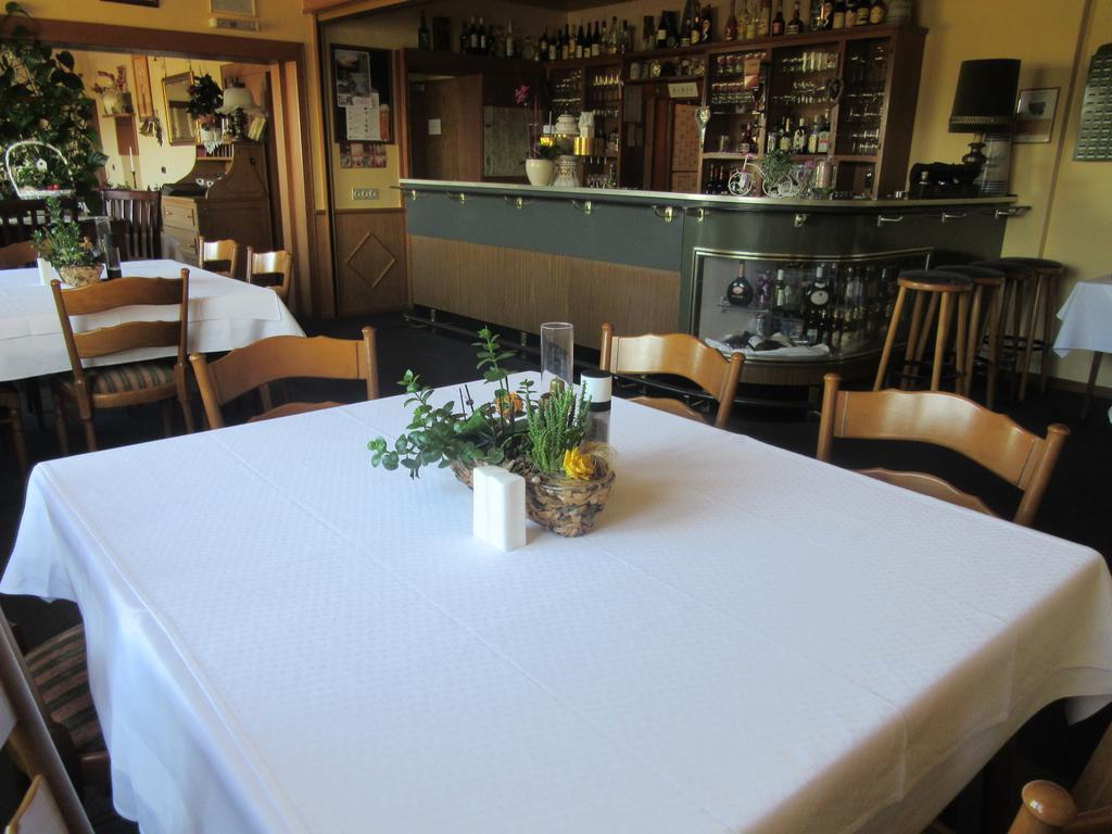 Hotel Restaurant Jonkhans レース エクステリア 写真