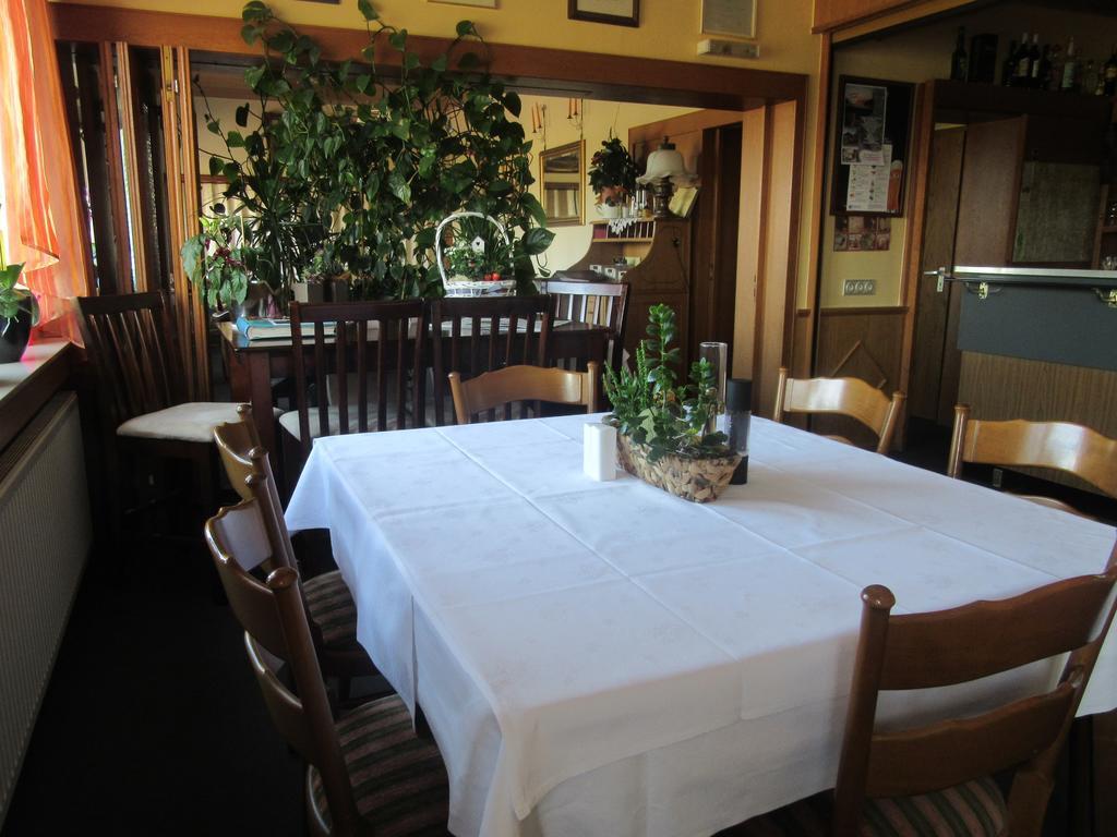 Hotel Restaurant Jonkhans レース エクステリア 写真