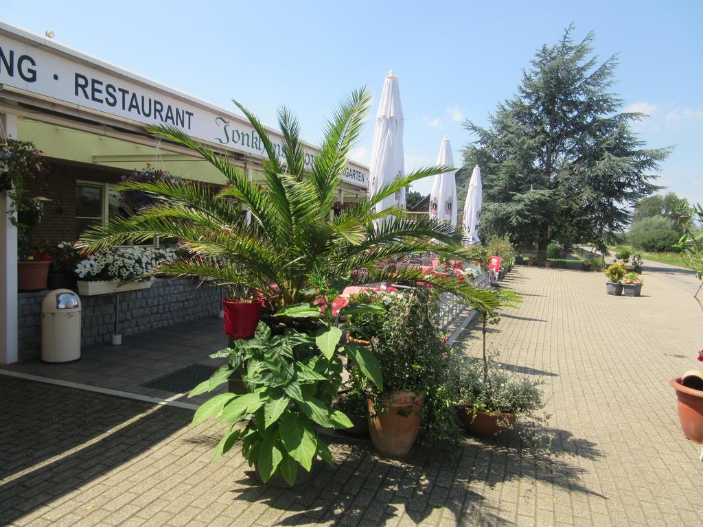 Hotel Restaurant Jonkhans レース エクステリア 写真
