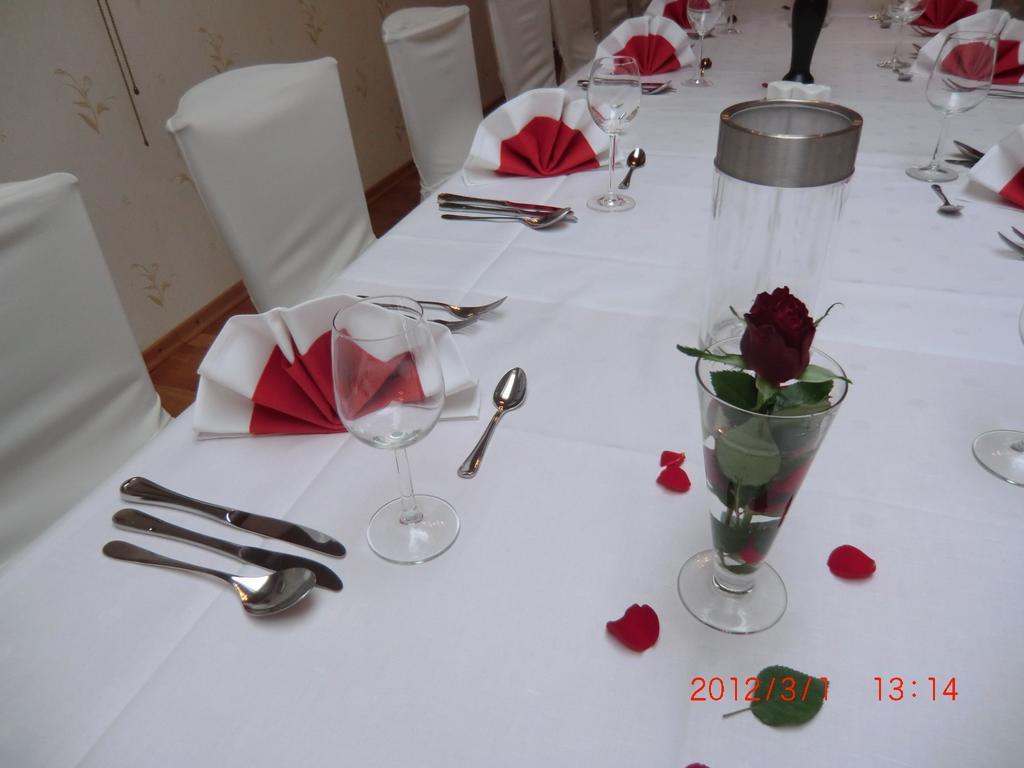 Hotel Restaurant Jonkhans レース エクステリア 写真