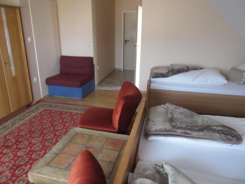 Hotel Restaurant Jonkhans レース エクステリア 写真